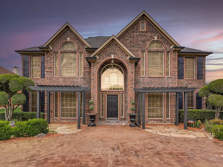 4325 Angelina Dr — Photo 43