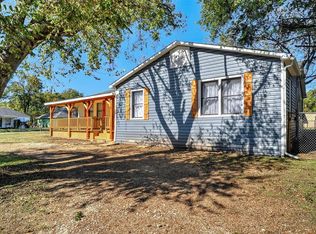 320 W Evans Ave, Bonham, TX 75418