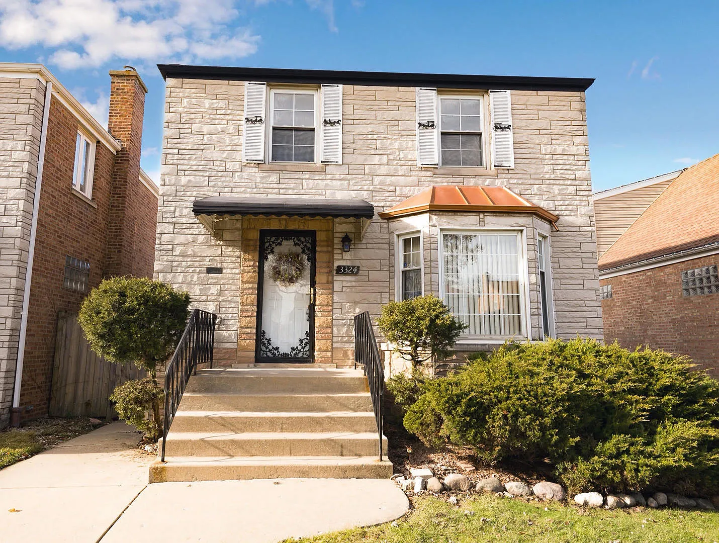 3324 N Pioneer Ave photo 1