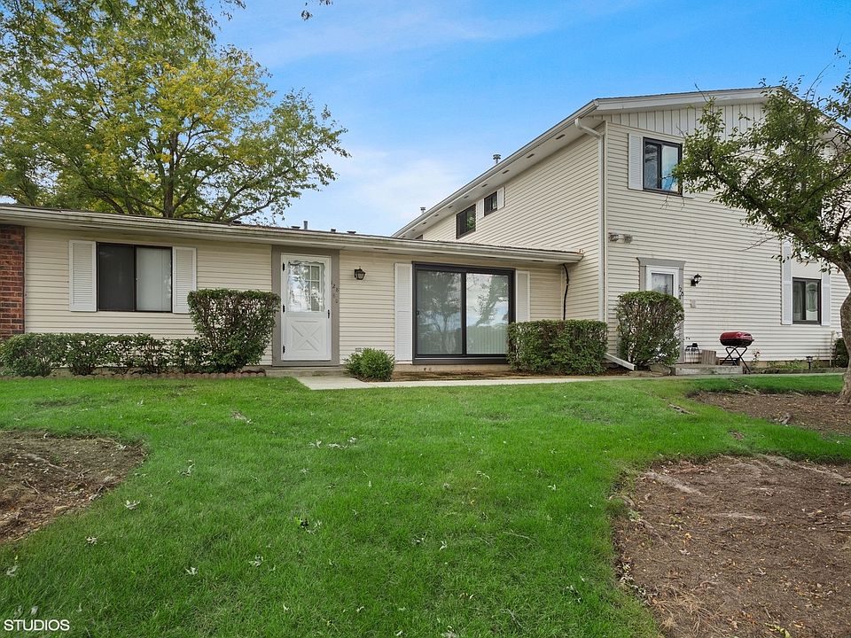 1st image of 128 Brewster Ct APT B