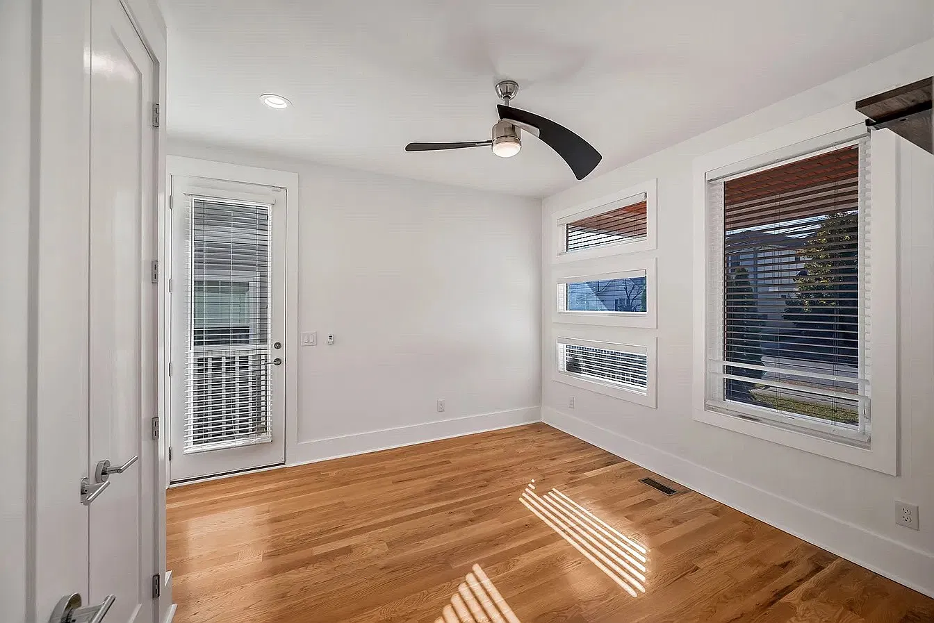 4 bed, 3.5 bath, 2296 sqft, $3,300 — Photo 3