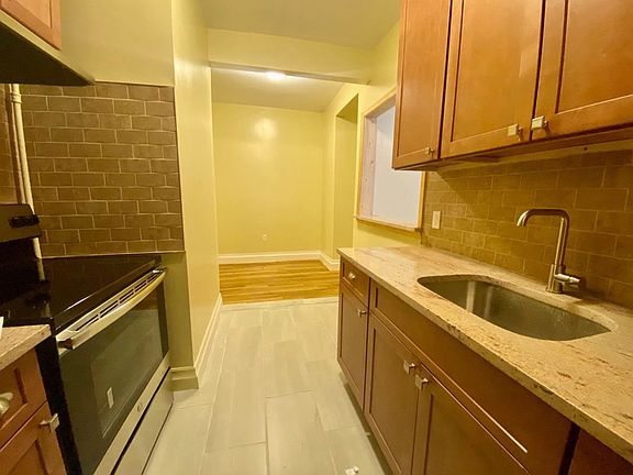 5th image of 520 Lincoln Pl APT 2A