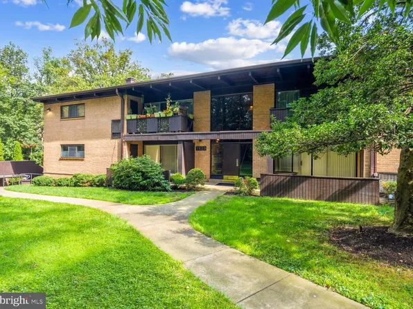 7829 Enola St APT 103, Mc Lean, VA 22102