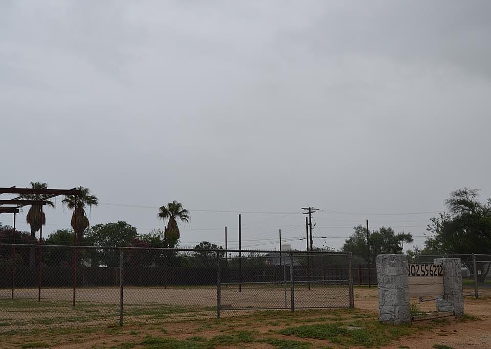 1st image of 1905 Pena St