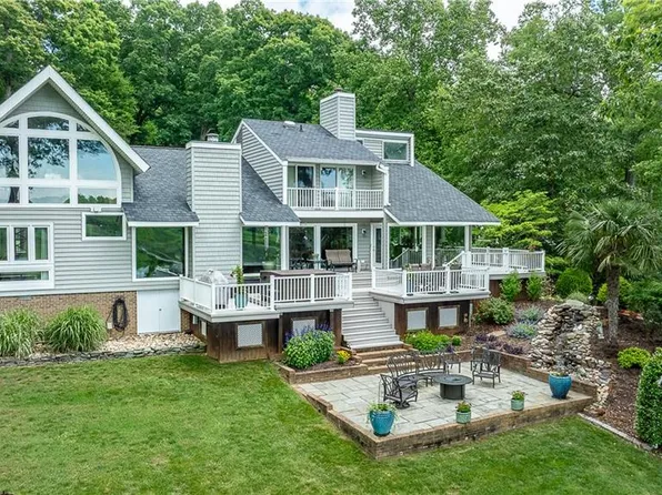 103 Acacia Ct, Williamsburg, VA 23185