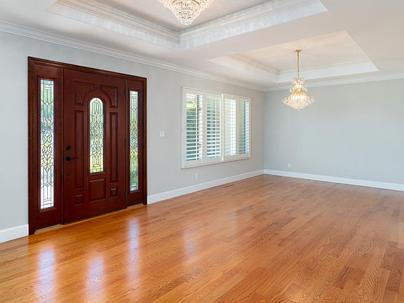 4th image of 1069 Eastwood Ct