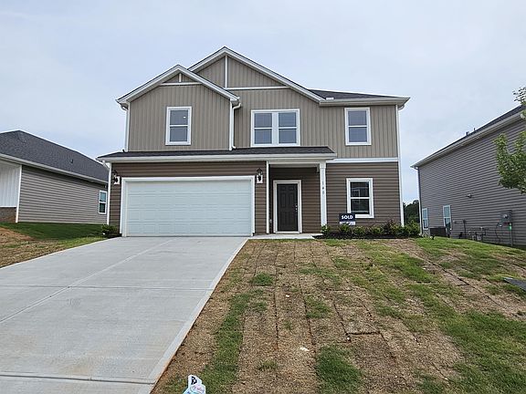 3rd image of 140 Lavinia Cir