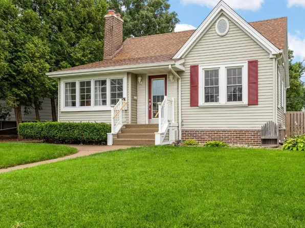 266 Johnson Ave NW, Cedar Rapids, IA 52405