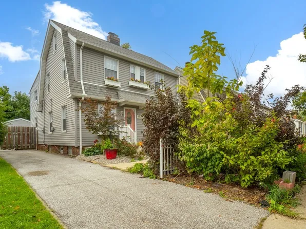 3062 Ashwood Rd, Cleveland, OH 44120