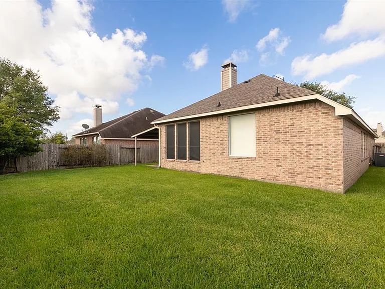 3827 Shady Breeze Dr — Photo 30