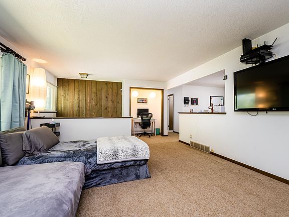 5th image of 1716 Anthony Dr