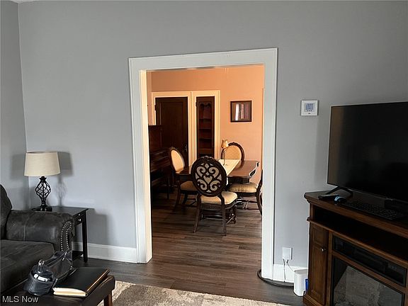 4th image of 165 W Glendale Ave