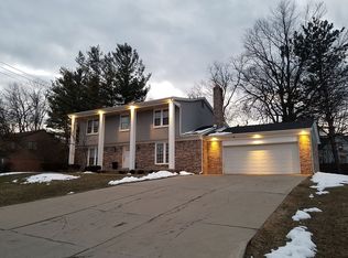 28853 Lincolnview Dr, Farmington Hills, MI 48334