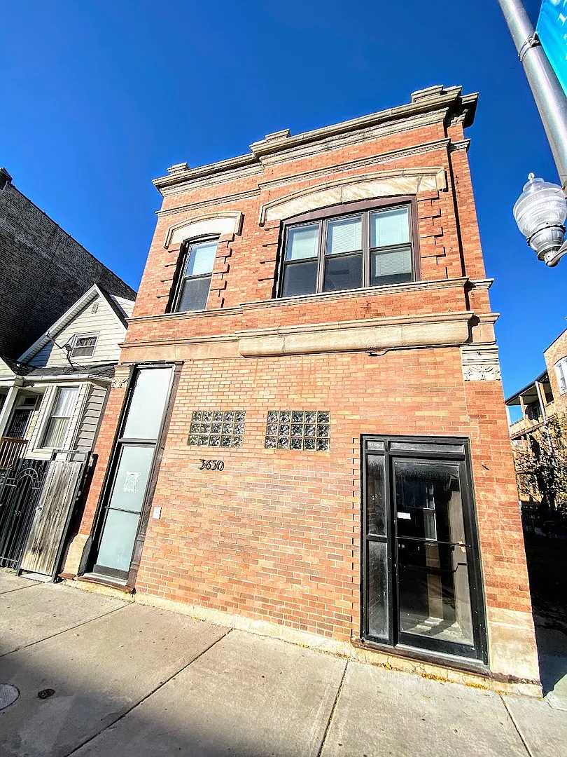 Building Photo - 3650 W Diversey Ave #1R