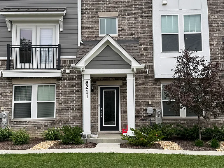 6211 Sandbelt Dr — Photo 2