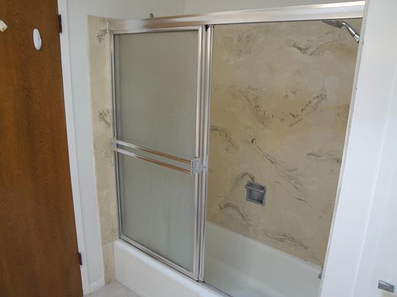 5th image of 8051 Redlands St
