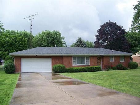 1st image of 10 Northmoor Dr
