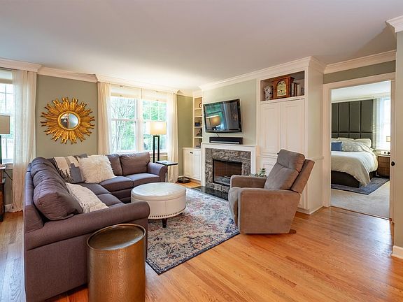 4th image of 116 Marguerite Dr