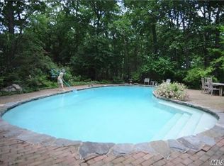 358 Ridge Ln, Mill Neck, NY 11765