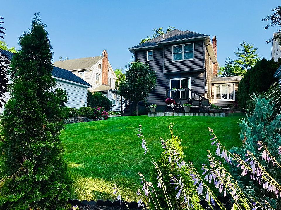 2nd image of 25517 Kensington Pl