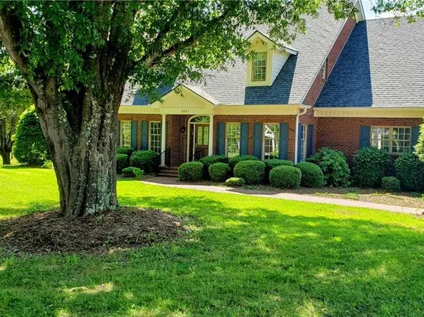 3501 Beroth Cir, Pfafftown, NC 27040