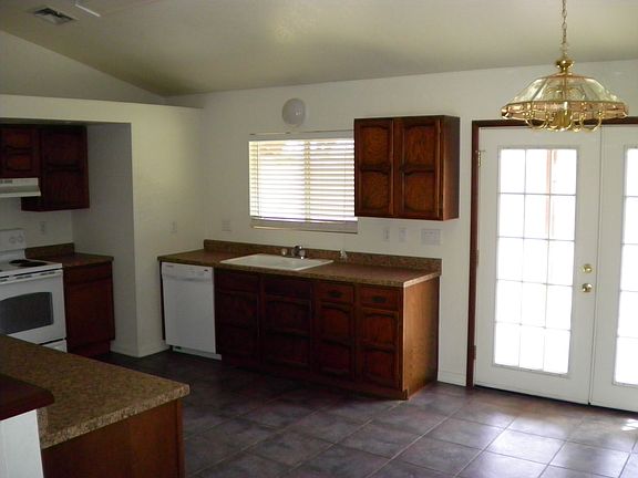 3rd image of 8145 W Larkspur Dr