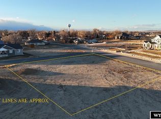 147 4th St N, Cowley, WY 82420