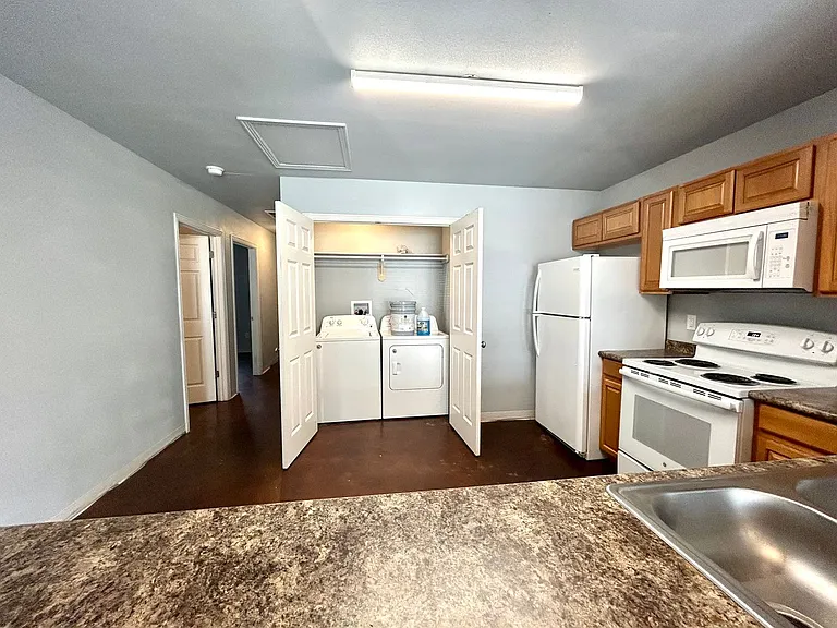 527 Pool Street - Green Units — Photo 4