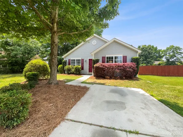 411 Erin Taylor Ln, Charlotte, NC 28206