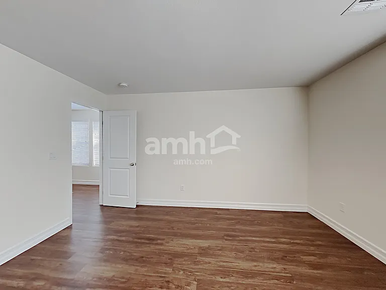 5884 Petronius St — Photo 10