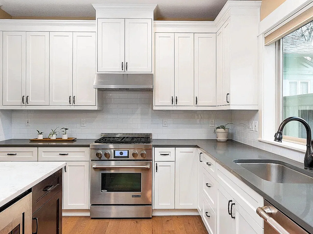 4 bed, 3.5 bath, 2717 sqft, $4,500 — Photo 3