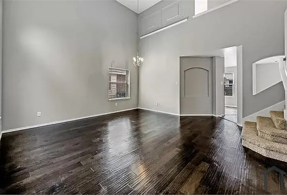 9204 Nightingale Dr — Photo 5