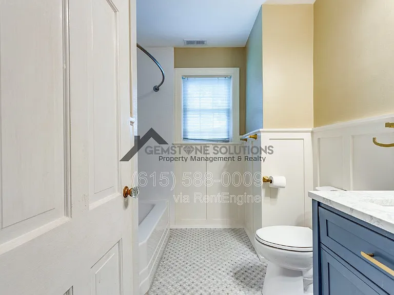 715 Hillsboro Rd — Photo 34