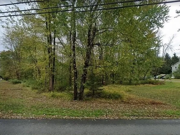 8 Park Pl, Stormville, NY 12582