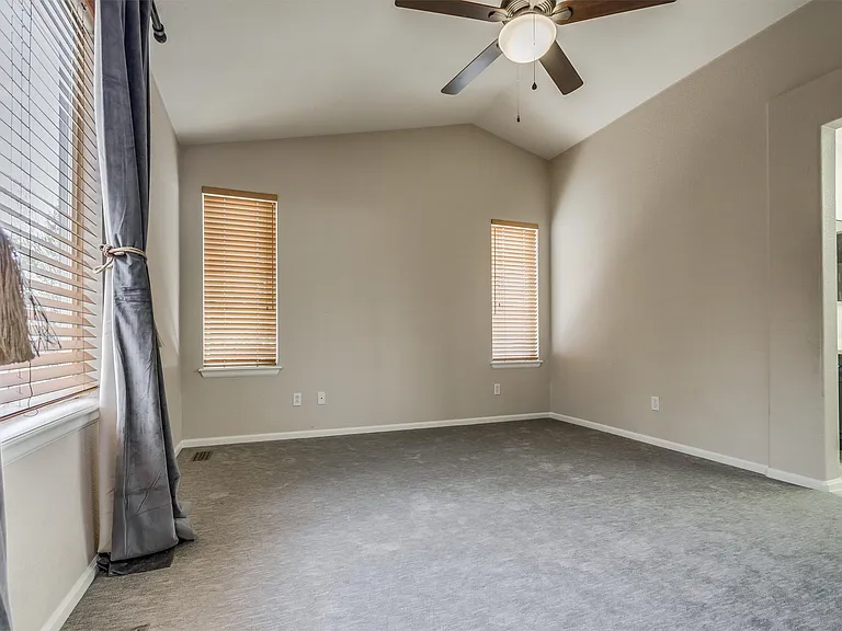 8708 Greengrass Way — Photo 15