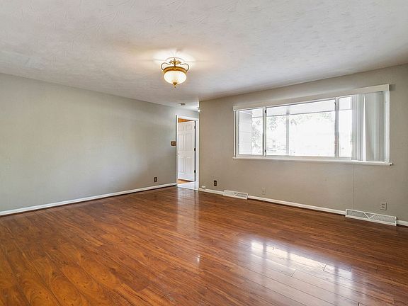 5th image of 400 Tedmon Dr