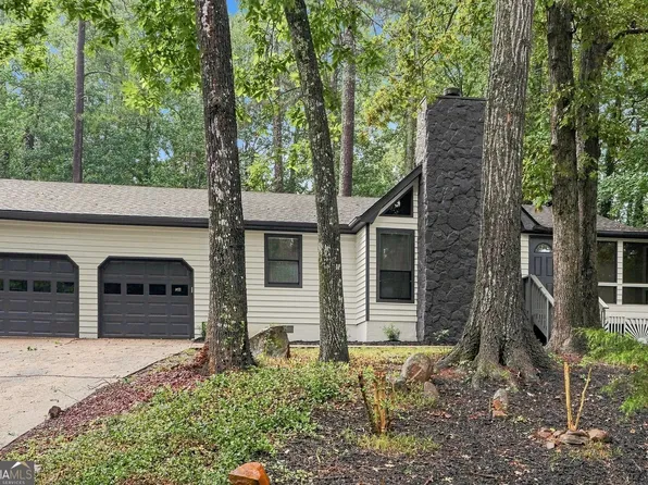 4380 Cary Dr SW, Snellville, GA 30039