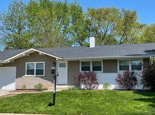 609 White Pine Rd, Buffalo Grove, IL 60089