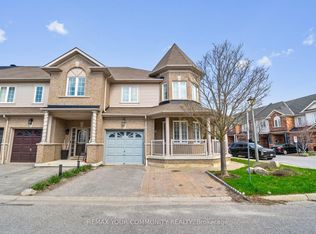 18 Telstar Way, Whitby, ON L1M 0G2