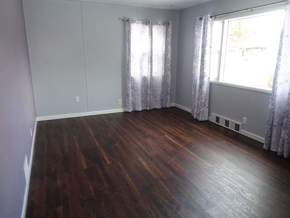 5th image of 1204 Lynn Ave