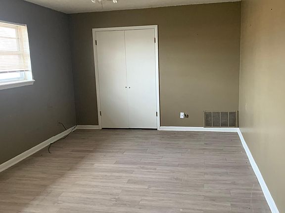 5th image of 1920 Gregory Dr APT A