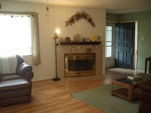 2nd image of 2702 FLORAL WAY