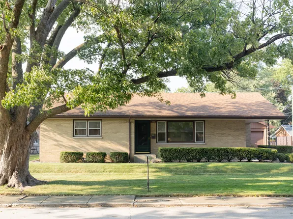 106 Vermont St, Momence, IL 60954
