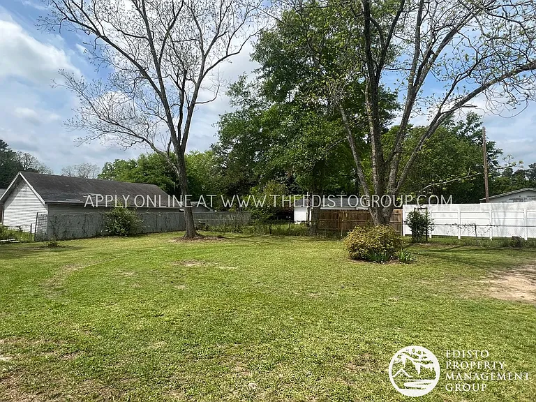 1161 Chestnut St — Photo 18