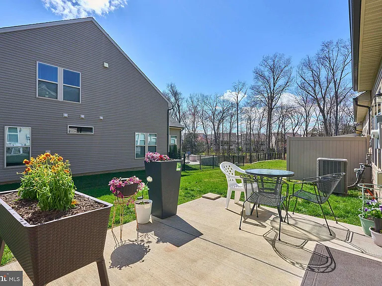 15563 Blue Lotus Ln — Photo 35