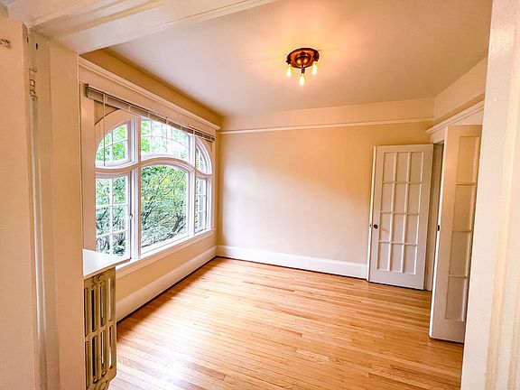 4th image of 205 19th Ave E APT 303