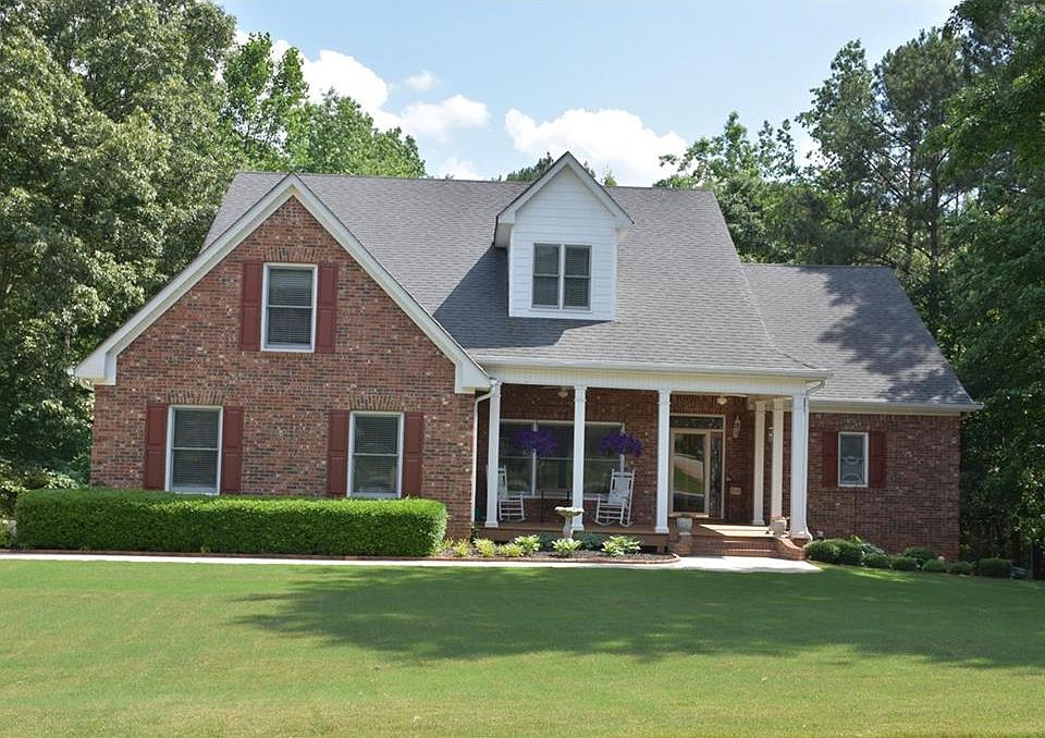 1st image of 130 Surrey Chase Dr