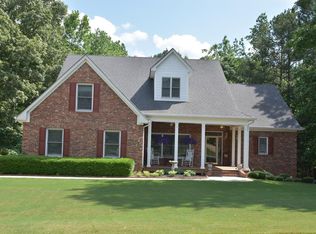 130 Surrey Chase Dr, Social Circle, GA 30025