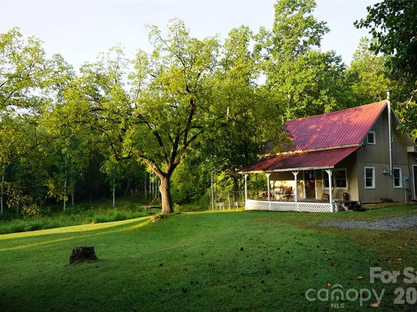 1239 W McGuinn Rd, Mill Spring, NC 28756