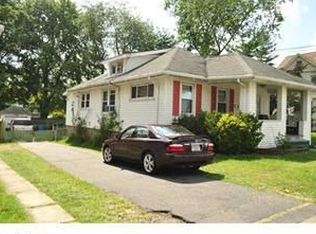 293 Linnmoore St, Hartford, CT 06106
